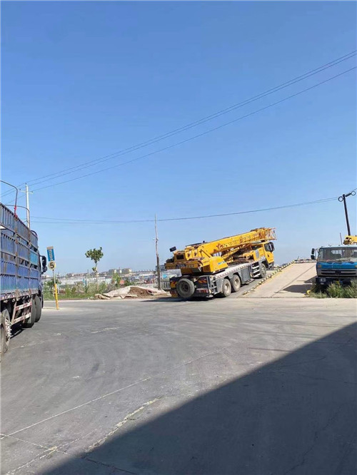 琼结县25吨吊车的租赁价格大概是多少？