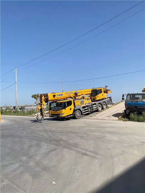 琼结县吊车作业时，可能会产生哪些额外收费项目？