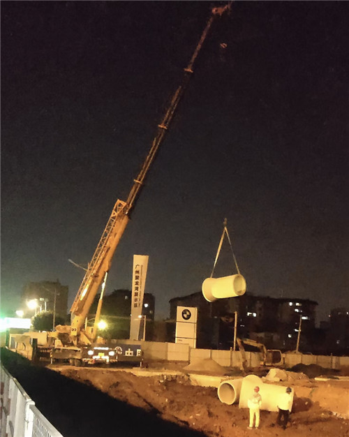 琼结县“弯臂矫正”—— 吊车的 “形变补偿” 技术