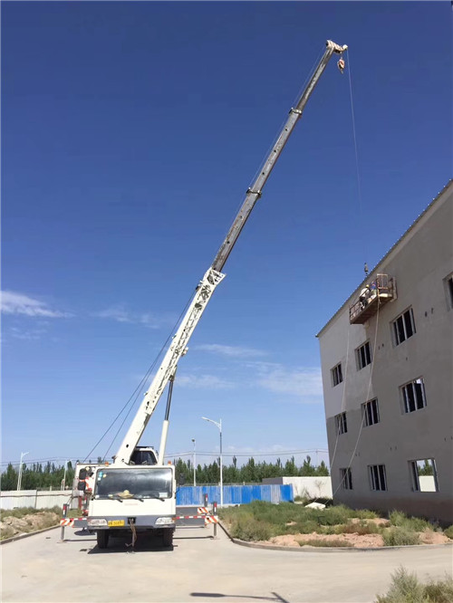 琼结县“轻装强干”—— 吊车的 “轻量化臂架” 技术